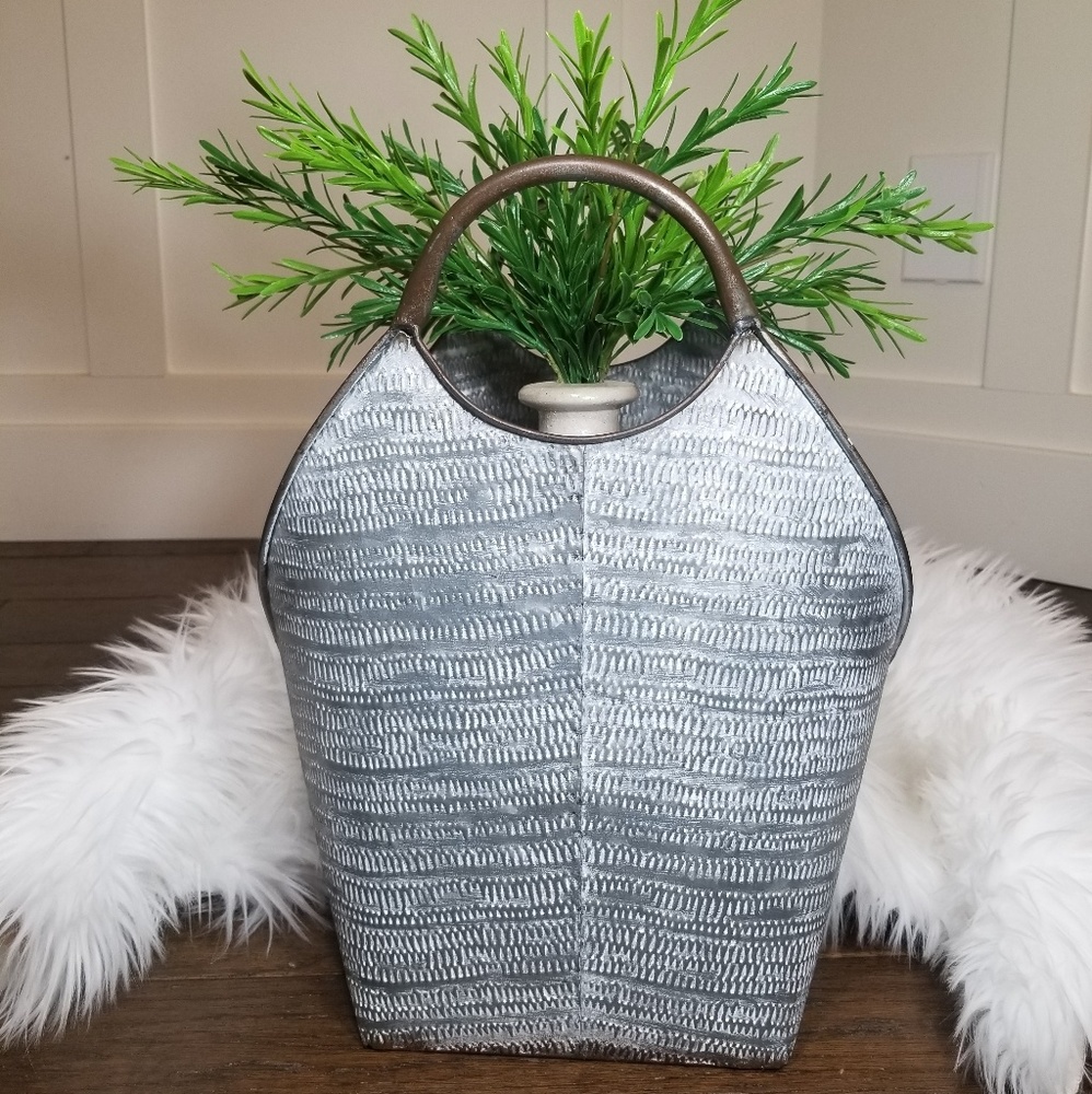 HD Designs Metal Basket | 14.5" T x 9.5" W